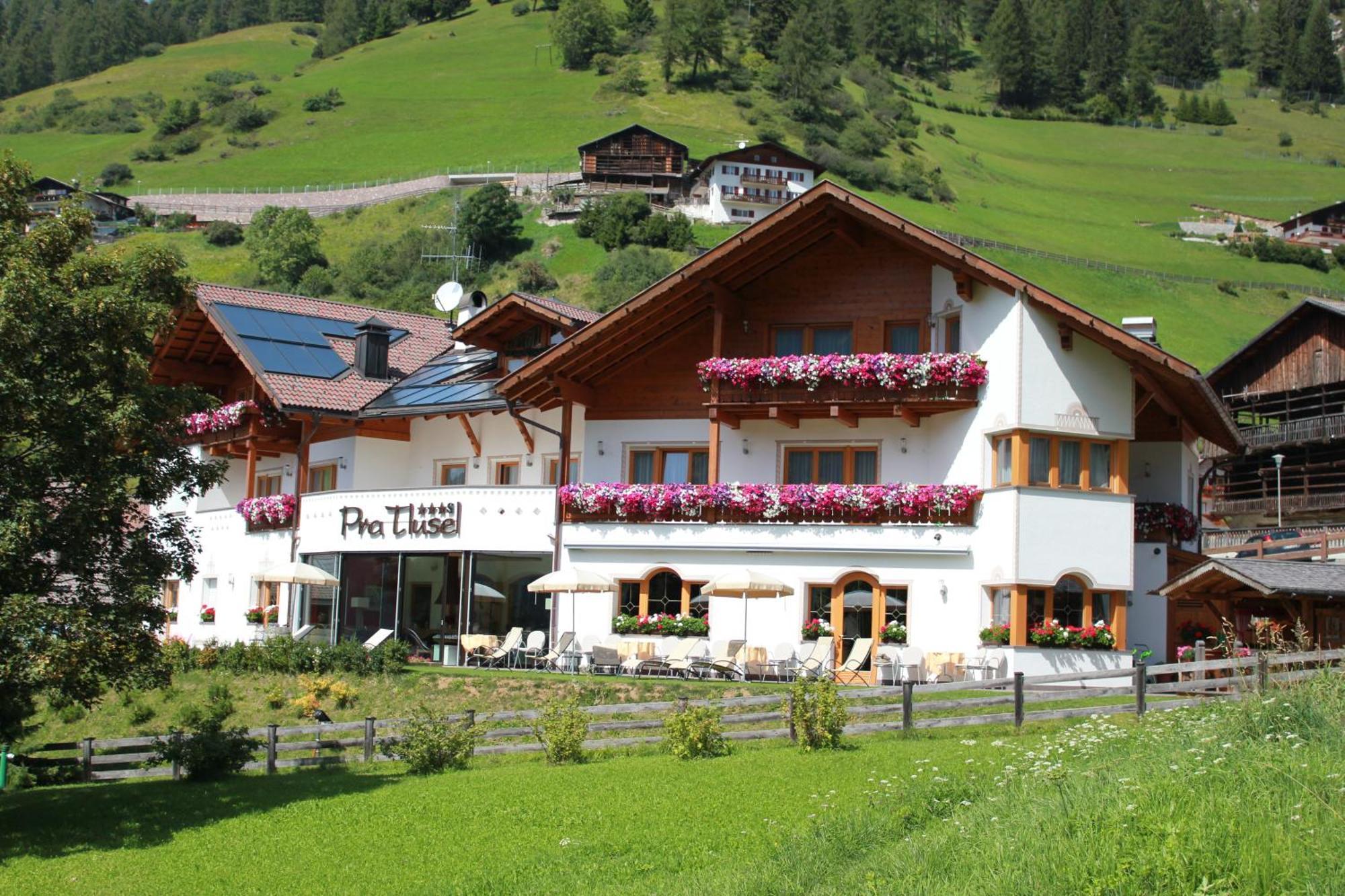 Hotel Pra Tlusel Selva di Val Gardena Exterior foto