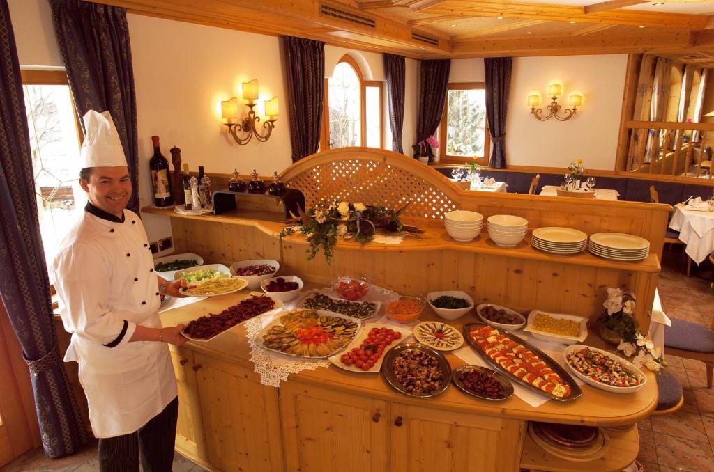 Hotel Pra Tlusel Selva di Val Gardena Exterior foto