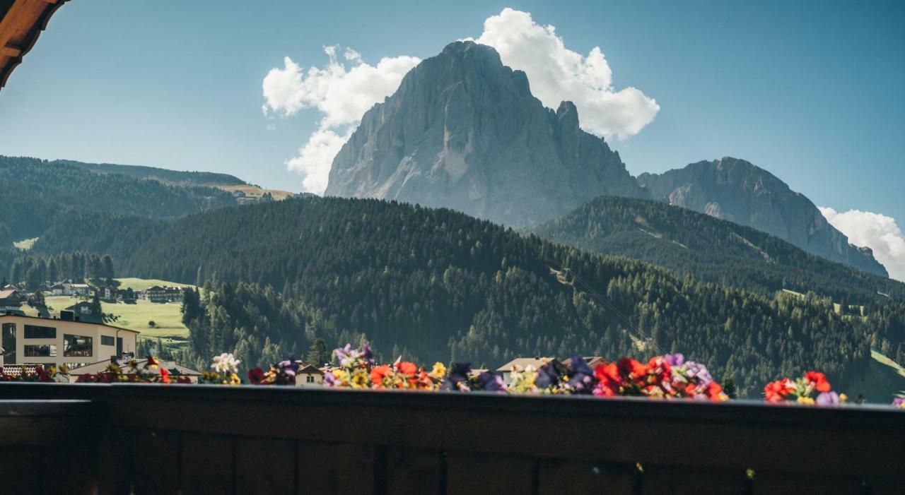 Hotel Pra Tlusel Selva di Val Gardena Exterior foto